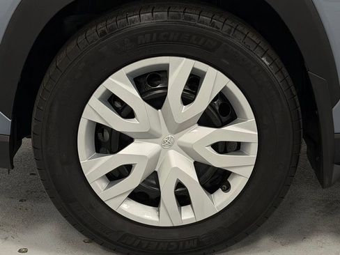 Used 2023 Toyota Corolla Cross L image 8