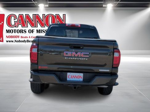 Used 2024 GMC Canyon Elevation w/ Elevation Premium Package RWD image 6