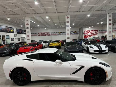 Used 2017 Chevrolet Corvette Stingray Coupe w/ 1LT image 5
