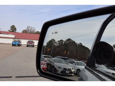 Used 2015 Chevrolet Tahoe LT image 40