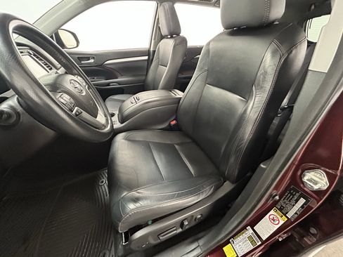 Used 2015 Toyota Highlander XLE image 30