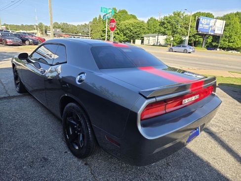 Used 2012 Dodge Challenger SXT RWD image 5