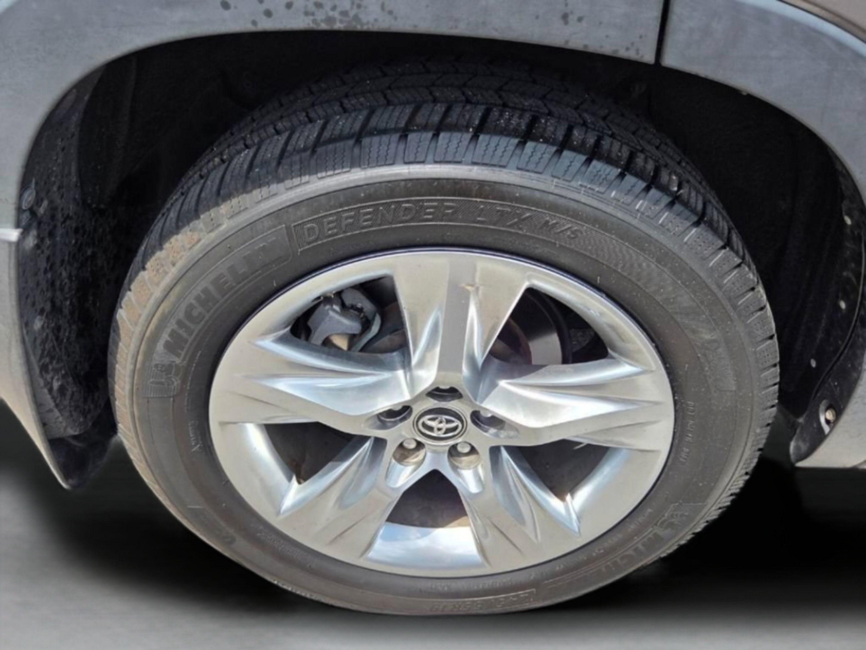 Used 2016 Toyota Highlander Limited AWD/4WD image 37