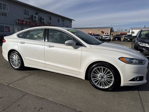 Used 2016 Ford Fusion SE w/ Equipment Group 202A FWD image 10