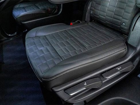 Used 2025 Cadillac Escalade Sport Platinum image 24