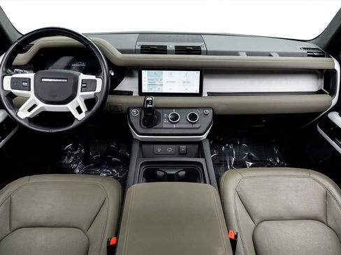 Used 2023 Land Rover Defender 110 SE image 4