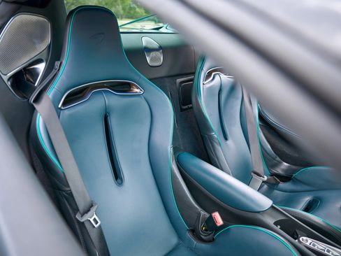 Used 2025 McLaren Artura Spider RWD image 86
