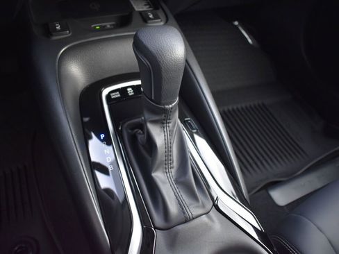 Certified 2025 Toyota Corolla XLE image 14