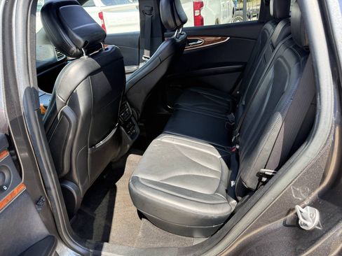Used 2020 Lincoln Nautilus Reserve FWD image 13