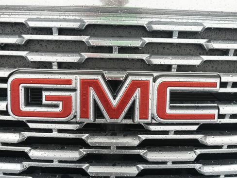 Used 2018 GMC Yukon Denali AWD/4WD image 12