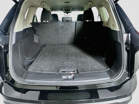 Used 2024 Nissan Rogue SV FWD image 28