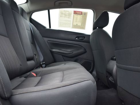 Used 2025 Nissan Altima 2.5 SV FWD image 15