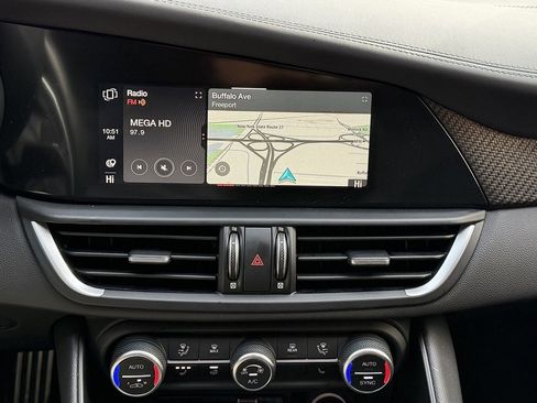 Used 2024 Alfa Romeo Giulia Quadrifoglio image 14