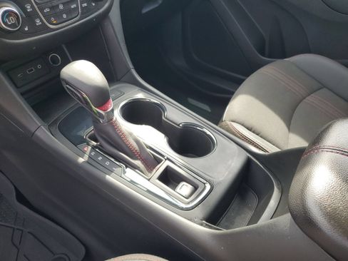 Used 2023 Chevrolet Equinox RS FWD image 19