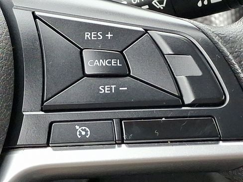 Used 2020 Nissan Kicks S FWD image 22