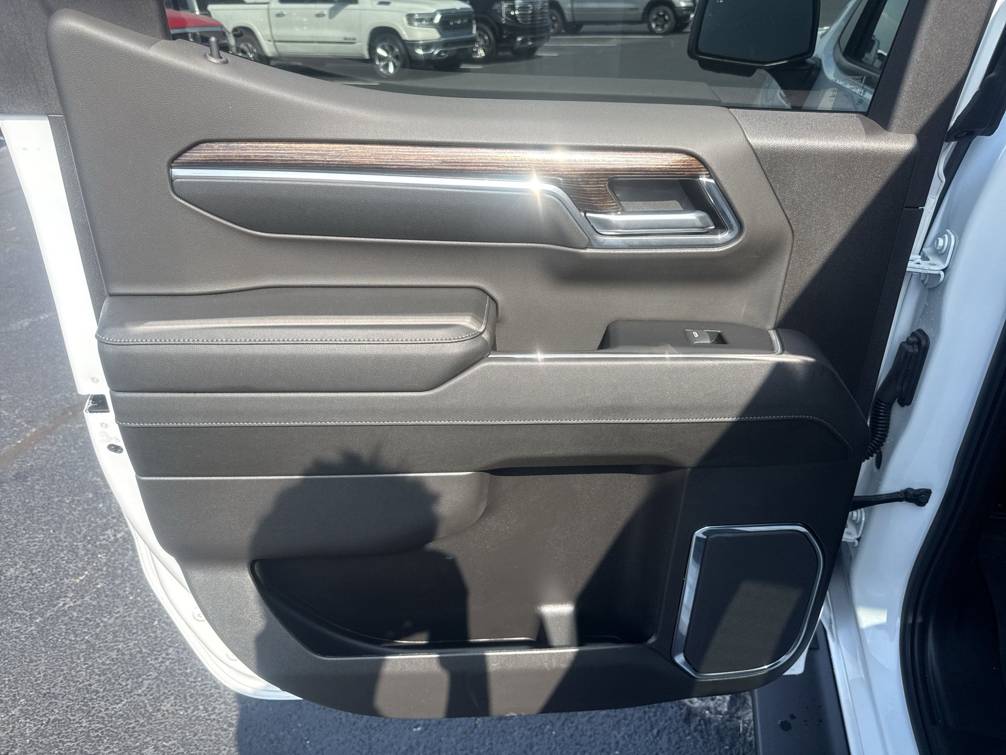 Used 2024 GMC Sierra 1500 Elevation w/ Elevation Premium Package AWD/4WD image 18