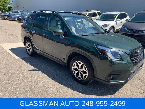 Used 2022 Subaru Forester Premium AWD/4WD image 2