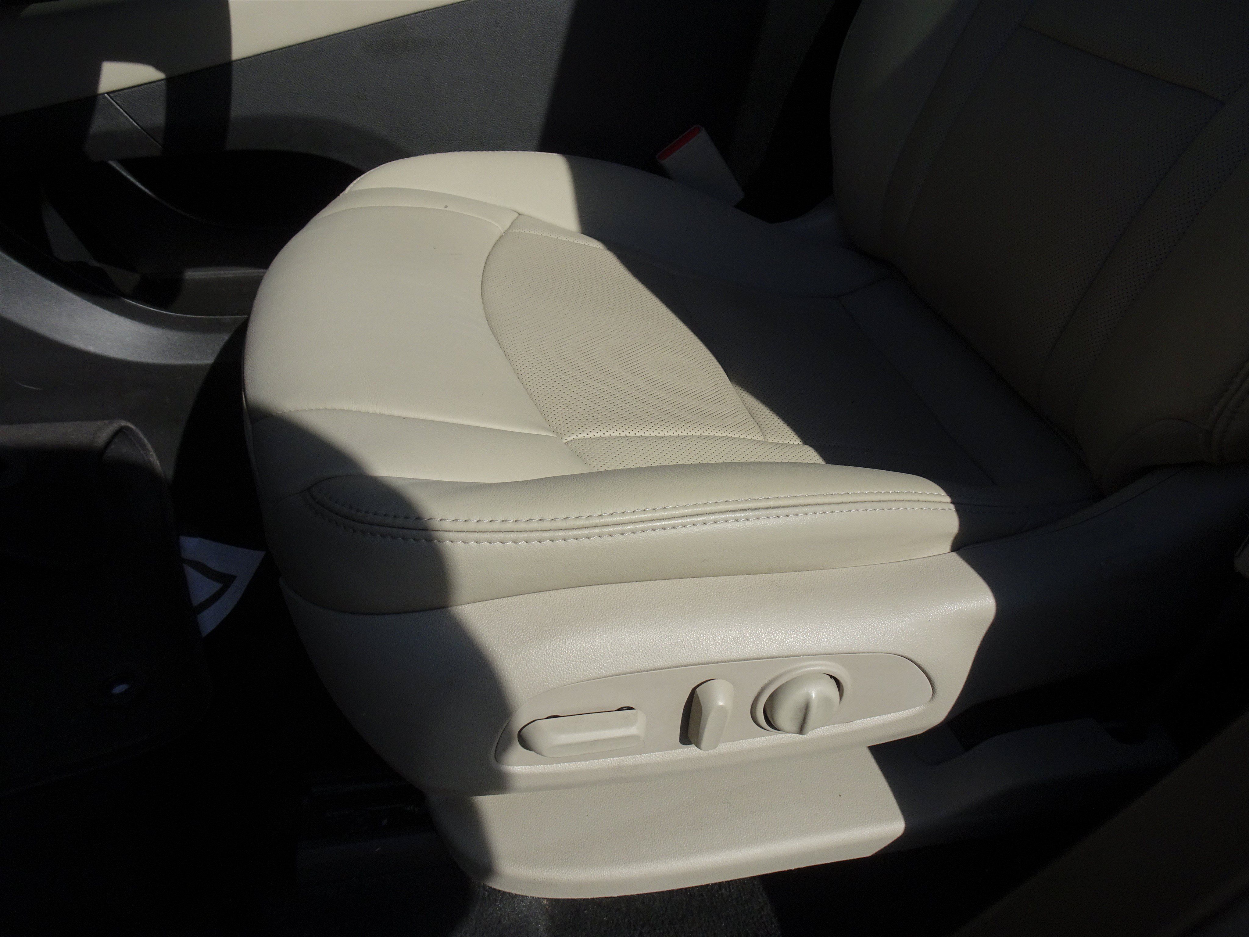 Used 2020 Buick Enclave Essence AWD/4WD image 9