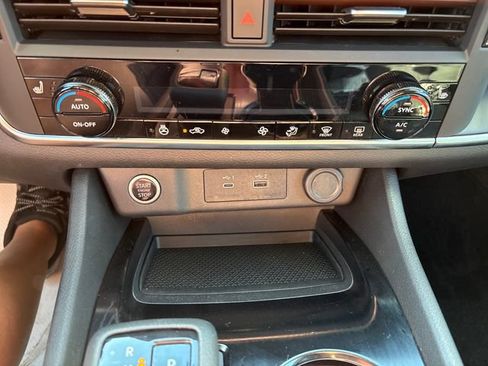 Used 2021 Nissan Rogue S AWD/4WD image 16