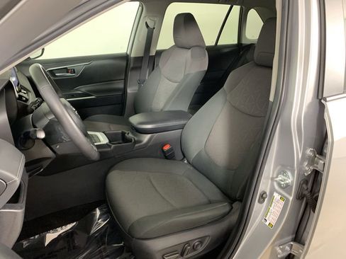 Used 2023 Toyota RAV4 XLE w/ XLE Grade Weather Package AWD/4WD image 28