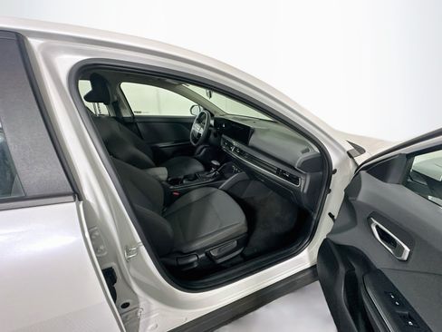Used 2025 Kia K4 FWD image 29