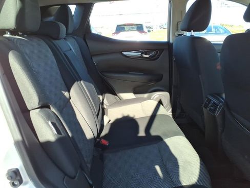 Certified 2022 Nissan Rogue Sport SV AWD/4WD image 11
