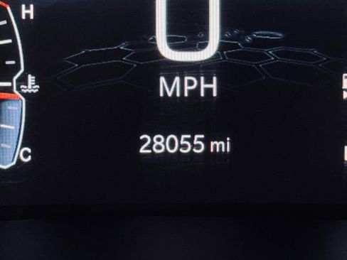 Used 2025 Jeep Compass Limited image 27