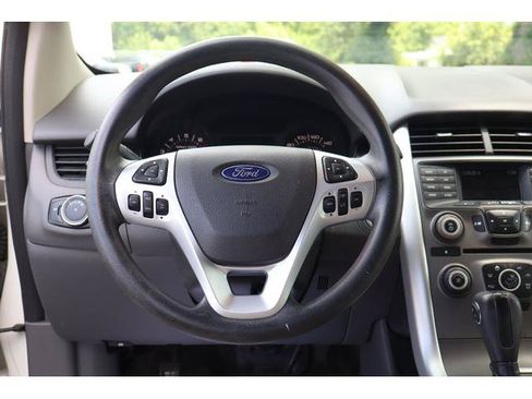 Used 2013 Ford Edge SE FWD image 9
