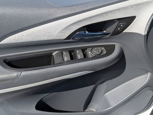Used 2019 Chevrolet Bolt Premier FWD image 14
