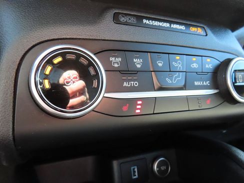 Used 2020 Ford Escape SE FWD image 25
