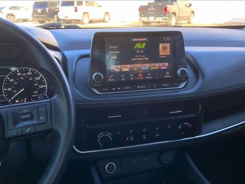 Used 2021 Nissan Rogue S image 6