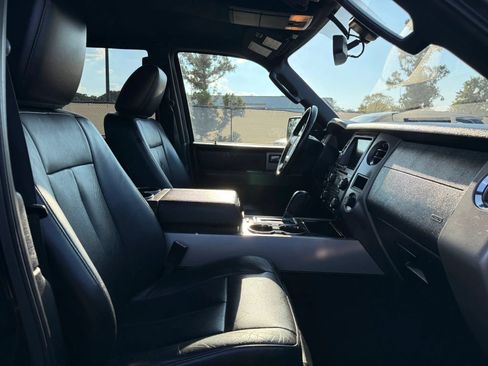 Used 2017 Ford Expedition Limited AWD/4WD image 18