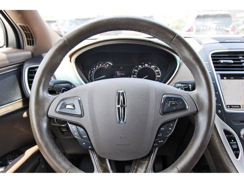 Used 2017 Lincoln MKX Reserve w/ Lincoln MKX Climate Package FWD image 15