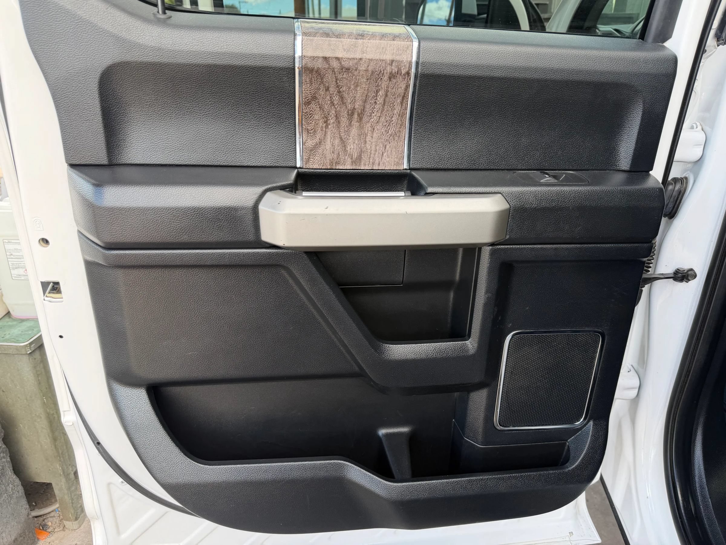 Used 2017 Ford F350 Lariat AWD/4WD image 12
