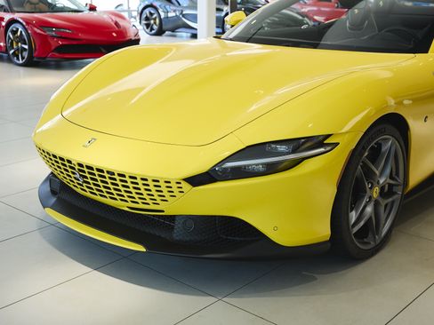 Used 2025 Ferrari Roma Spider RWD image 27