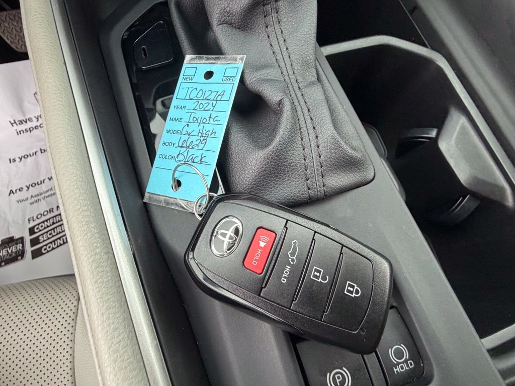 Used 2024 Toyota Grand Highlander AWD Hybrid image 27