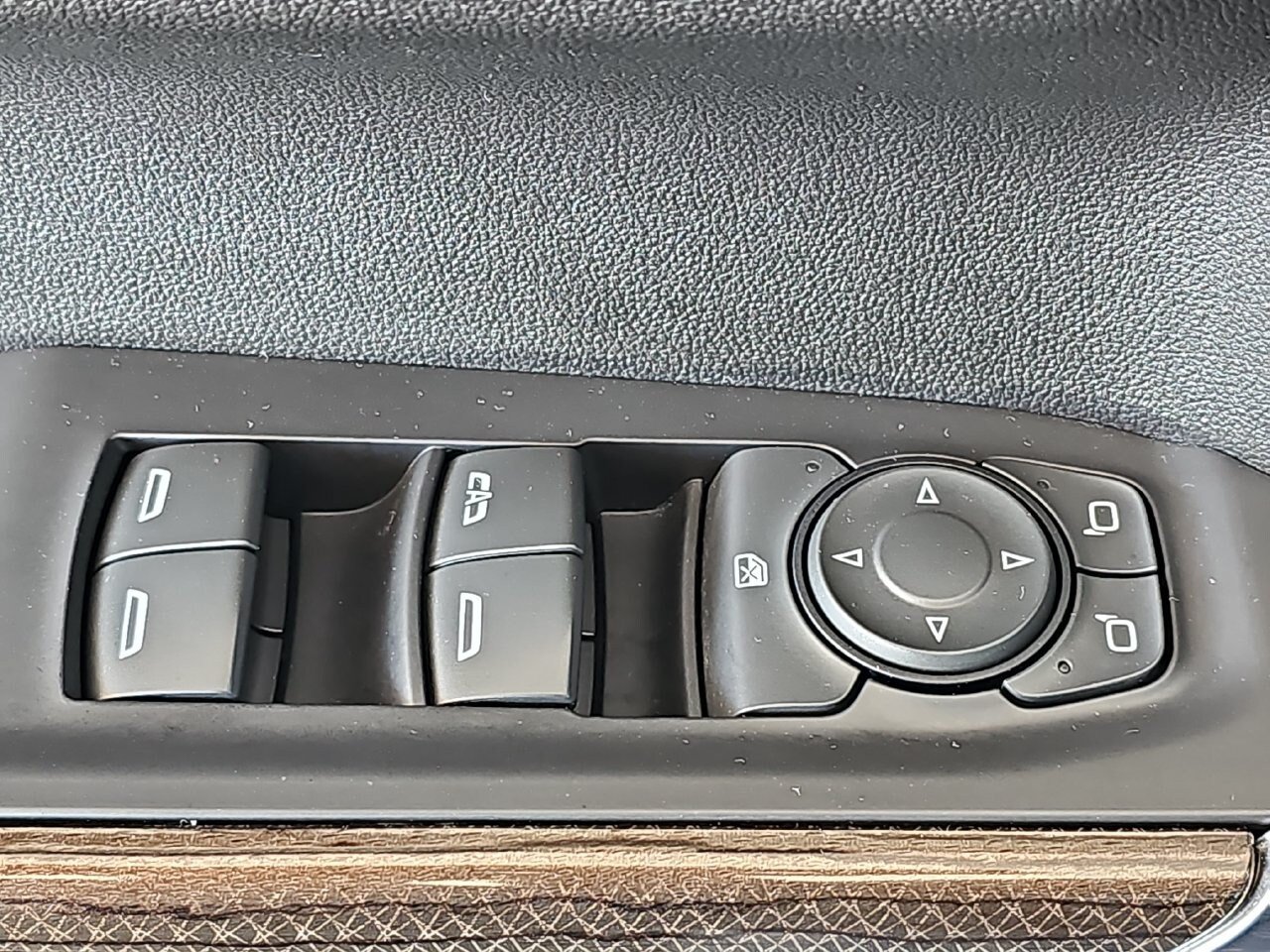 Used 2021 Chevrolet Silverado 1500 LT Trail Boss w/ Bed Protection Package AWD/4WD image 31