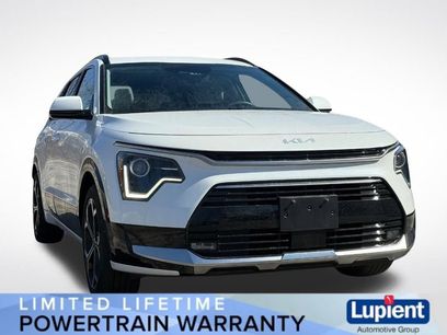 Used 2023 Kia Niro EX Touring