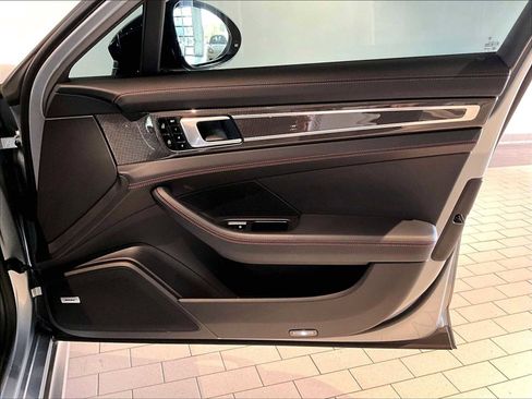 Used 2020 Porsche Panamera GTS w/ Assistance Package image 27