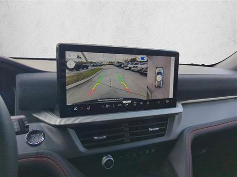 Used 2025 Ford Explorer ST-Line w/ Premium Package image 9