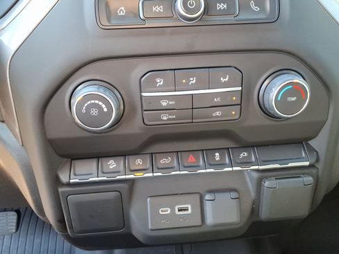 Used 2022 Chevrolet Silverado 1500 Custom Trail Boss w/ Midnight Edition image 16