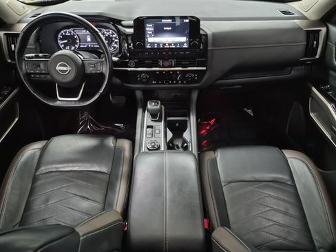 Used 2022 Nissan Pathfinder Platinum w/ Cargo Package image 11