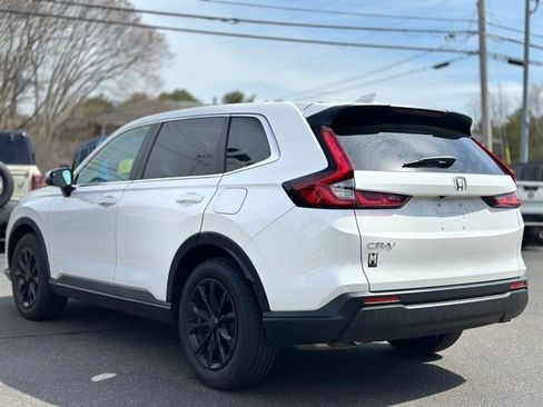 Used 2024 Honda CR-V EX image 3