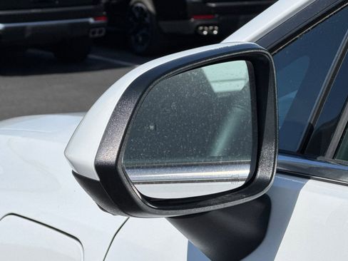 Used 2025 Chevrolet Equinox EV LT w/ Convenience Package image 50