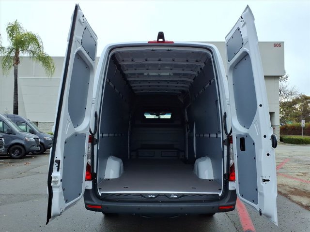 New 2026 Mercedes-Benz Sprinter 2500 image 21