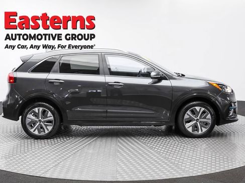 Used 2022 Kia Niro EX w/ Cold Weather Package image 4