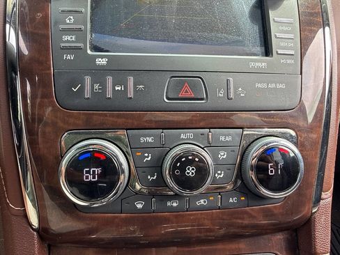 Used 2014 Buick Enclave Premium AWD/4WD image 17