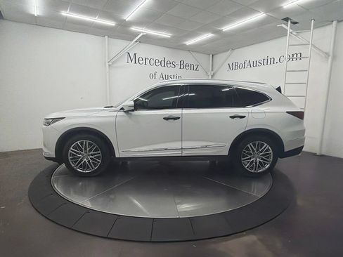 Used 2022 Acura MDX SH-AWD w/ Advance Package image 4