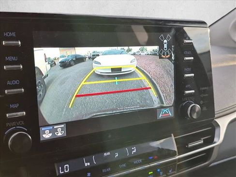 Used 2021 Toyota Sienna Limited AWD/4WD image 11