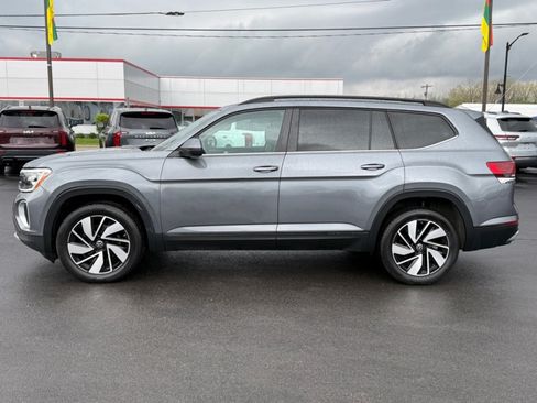 Used 2025 Volkswagen Atlas SE AWD/4WD image 5